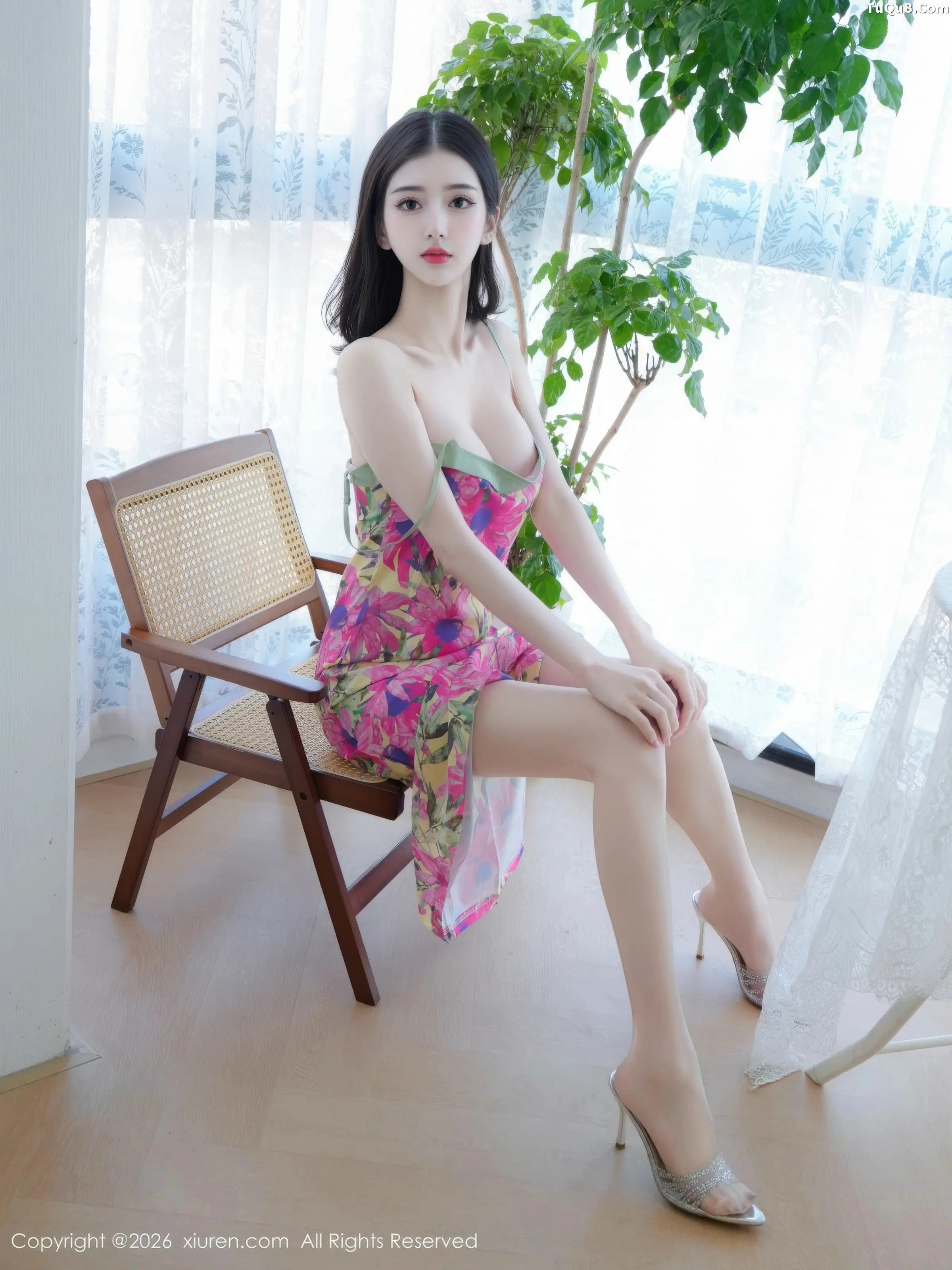   [XiuRen]高清写真图 2026.01.16 No.11240 白小蝶 连衣短裙第21张图片