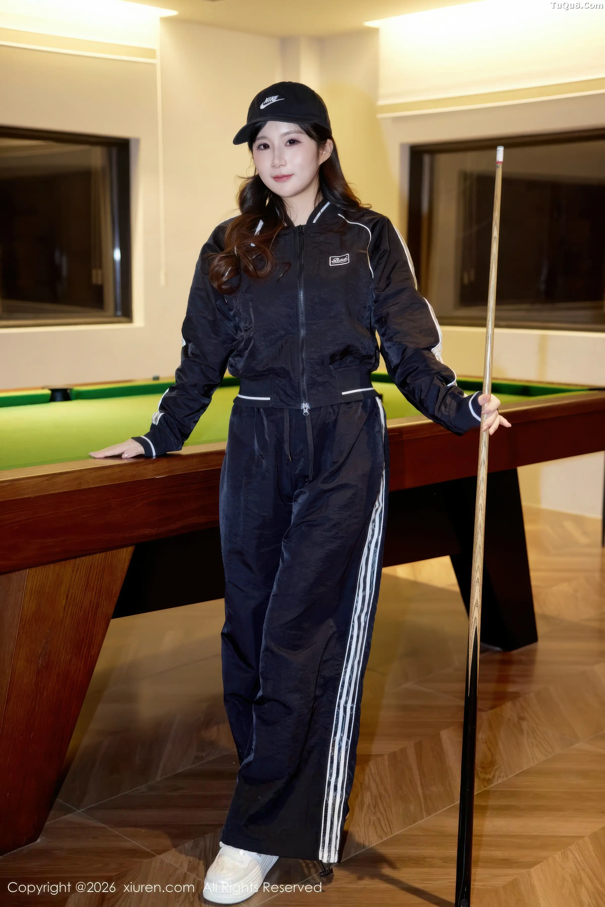   [XiuRen]高清写真图 2026.01.16 No.11242 小肉肉咪 黑色运动内衣第1张图片