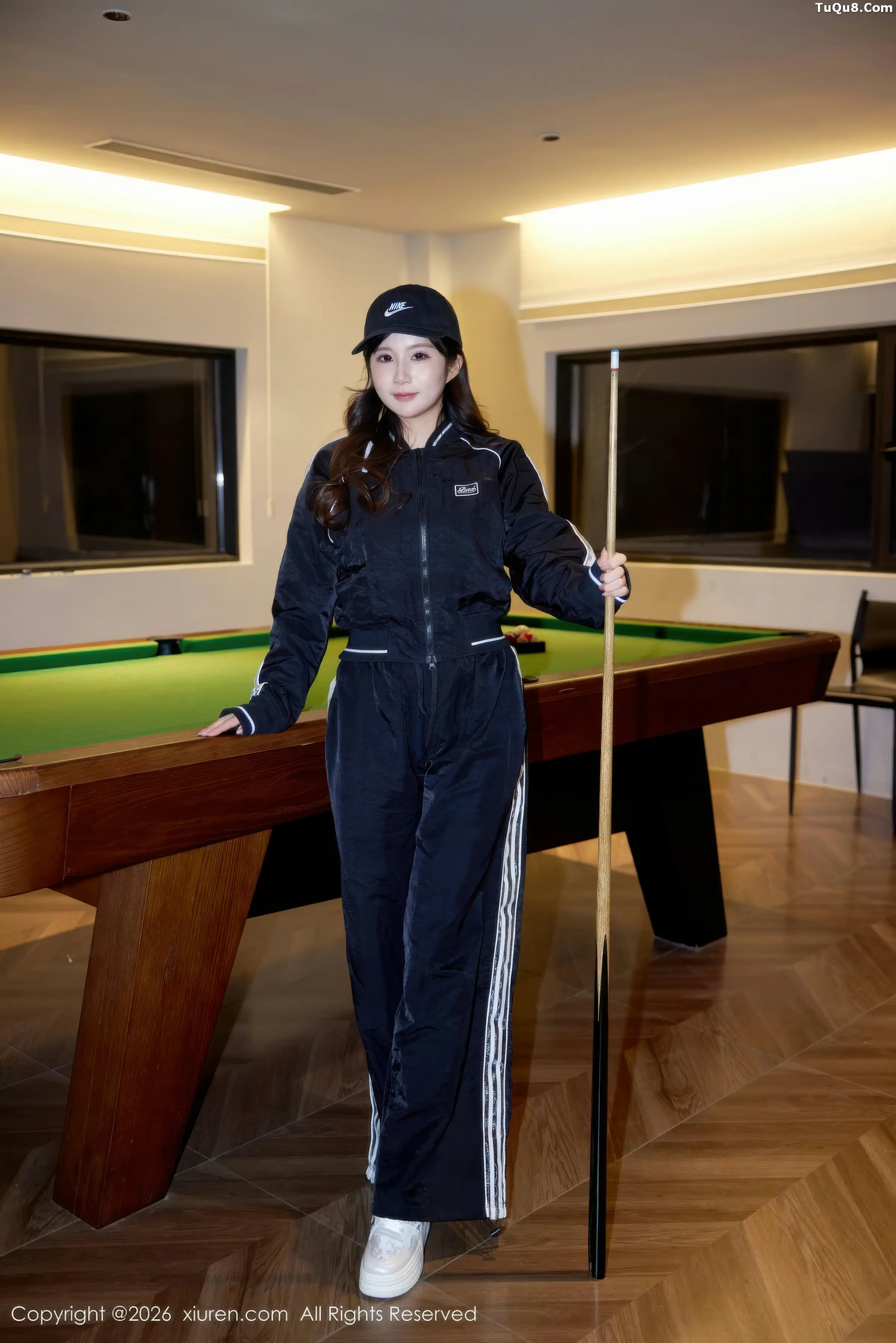   [XiuRen]高清写真图 2026.01.16 No.11242 小肉肉咪 黑色运动内衣第2张图片