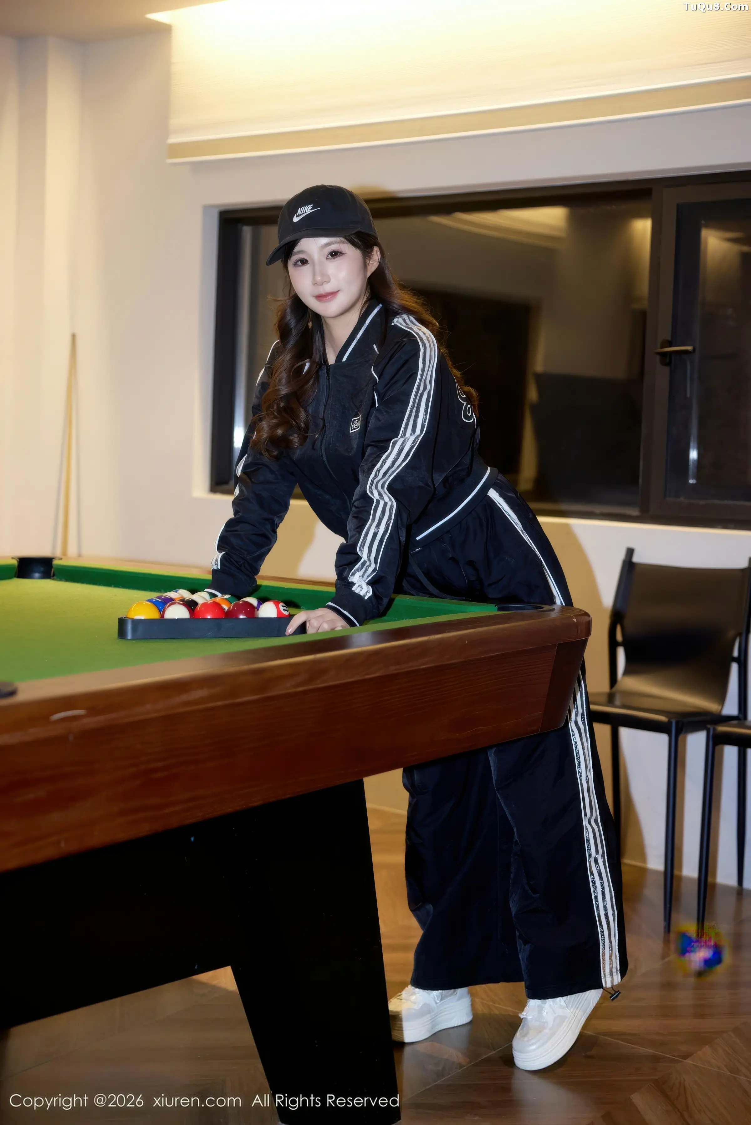   [XiuRen]高清写真图 2026.01.16 No.11242 小肉肉咪 黑色运动内衣第5张图片