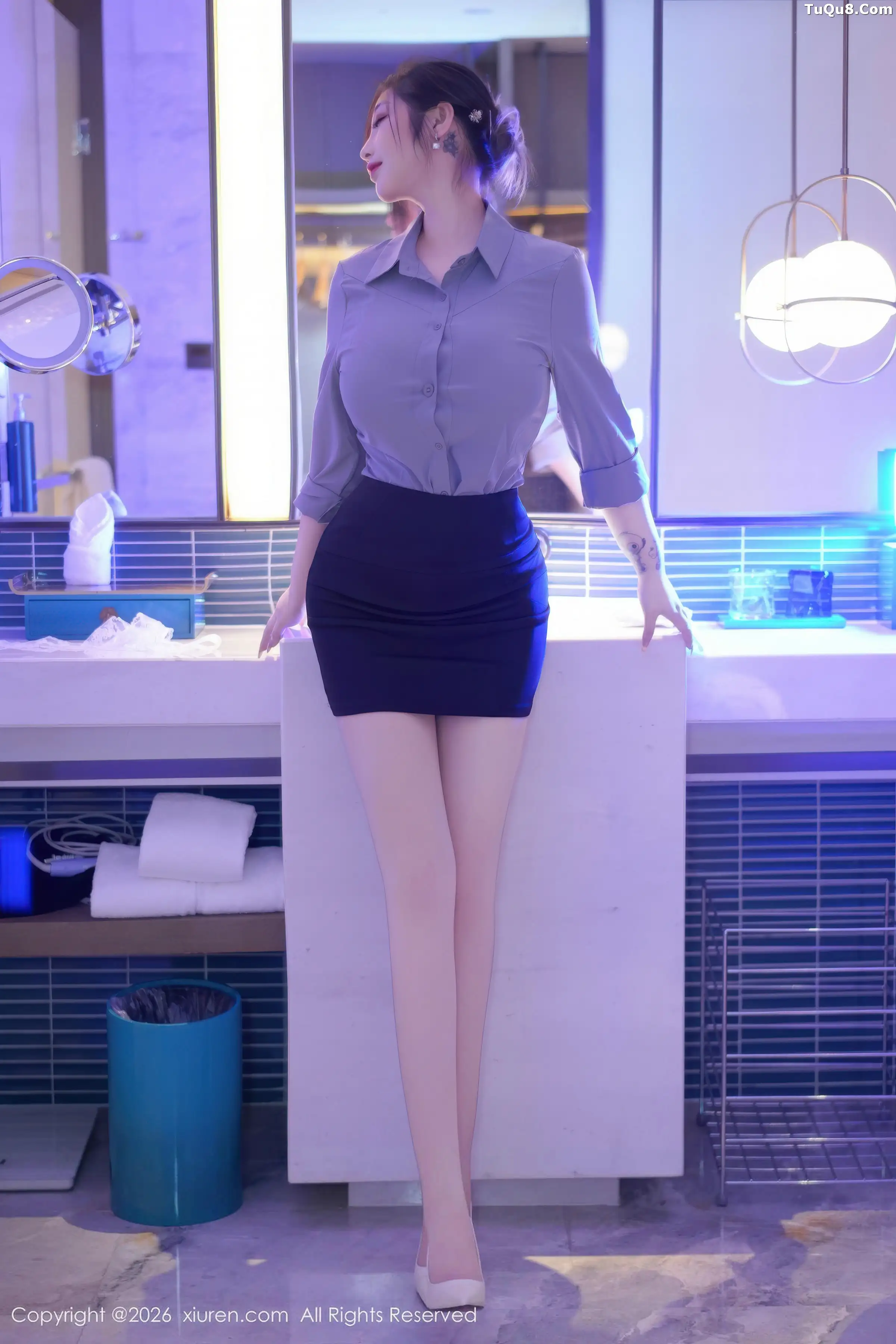   [XiuRen]高清写真图 2026.01.09 No.11213 妲己_Toxic 开档肉丝第2张图片