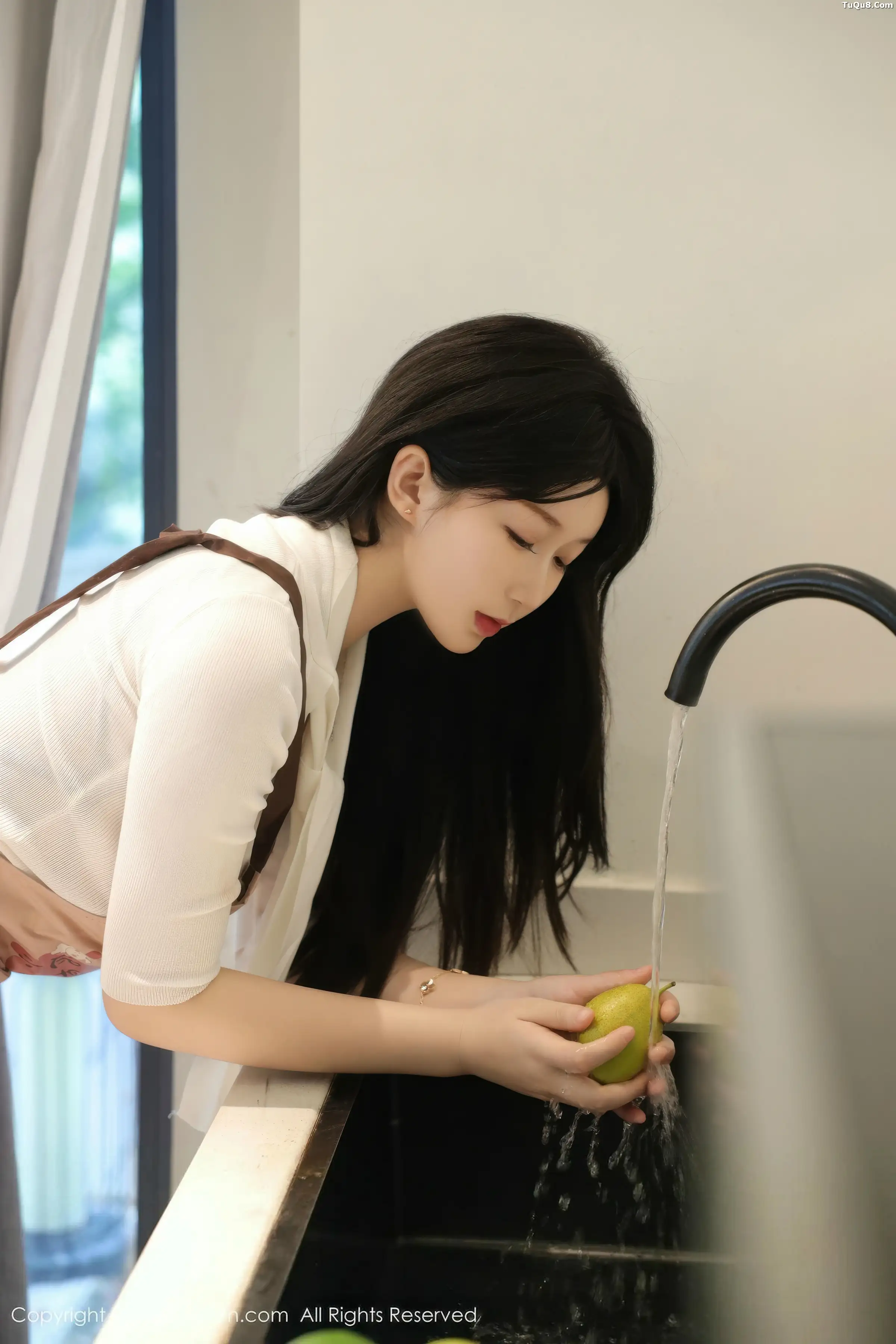   [XiuRen]高清写真图 2026.01.08 No.11207 奶思兔 黑色情趣内衣第16张图片