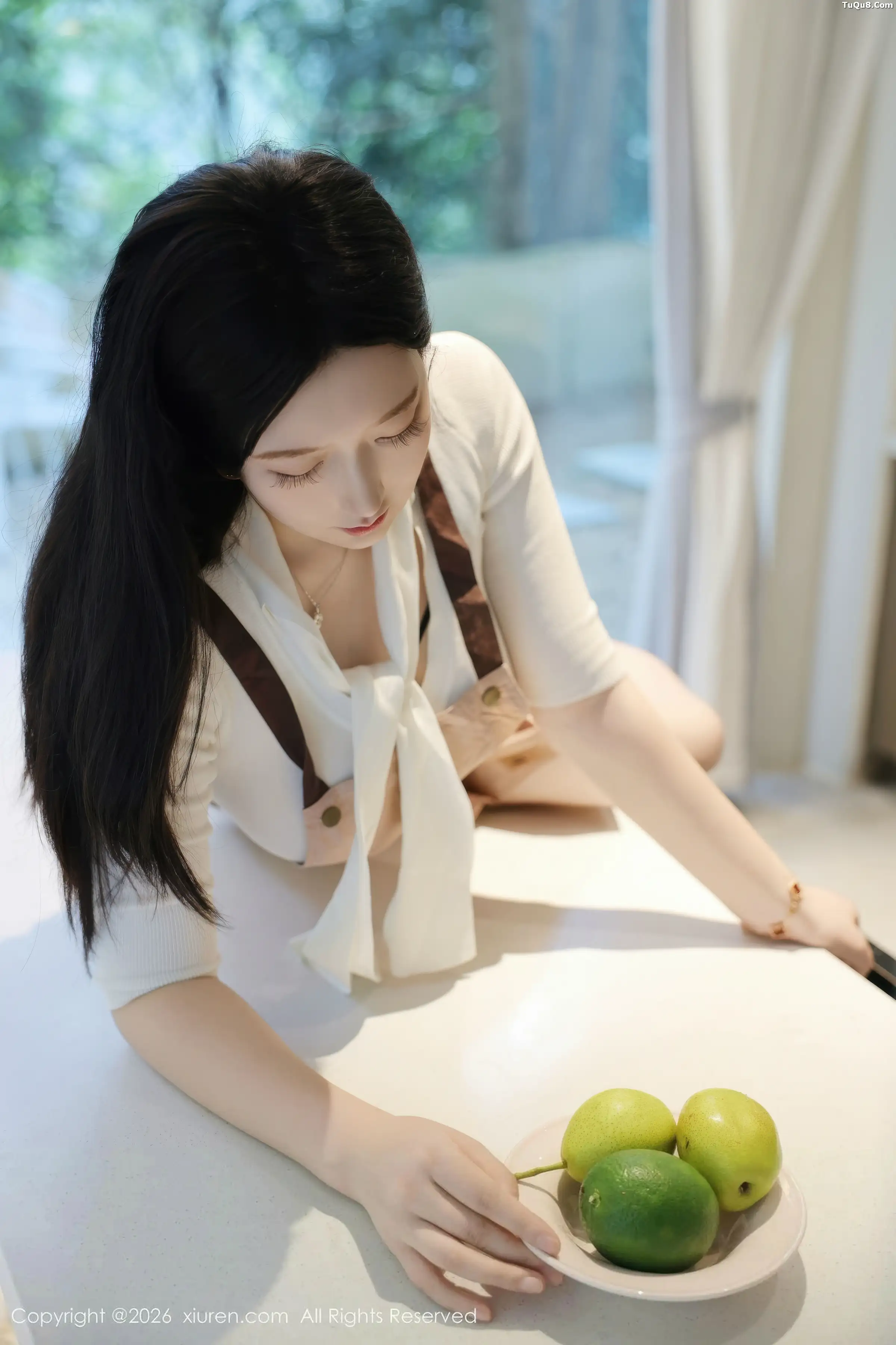   [XiuRen]高清写真图 2026.01.08 No.11207 奶思兔 黑色情趣内衣第35张图片