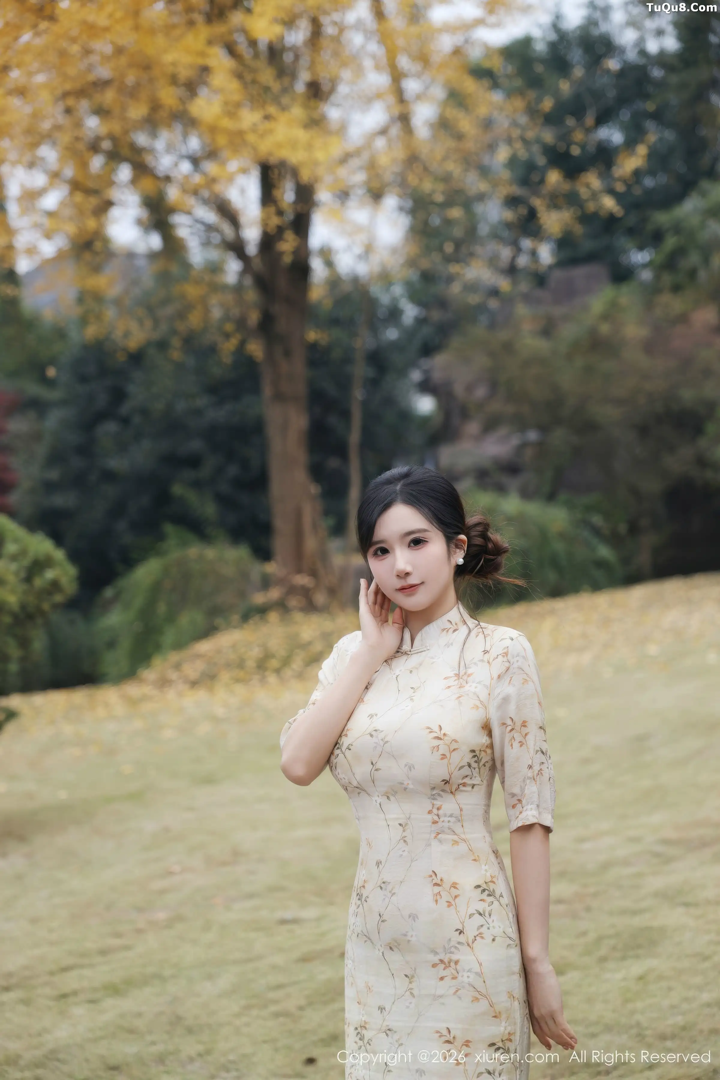   [XiuRen]高清写真图 2026.01.09 No.11214 小肉肉咪 黄色蕾丝内衣第10张图片