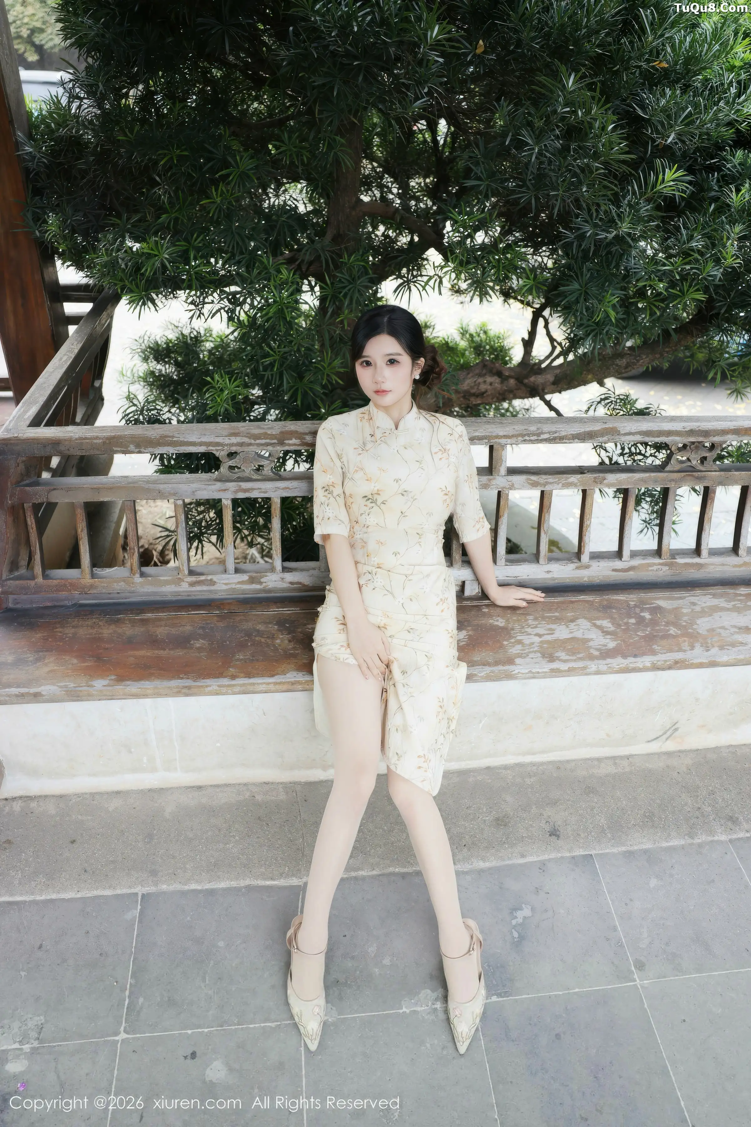   [XiuRen]高清写真图 2026.01.09 No.11214 小肉肉咪 黄色蕾丝内衣第18张图片