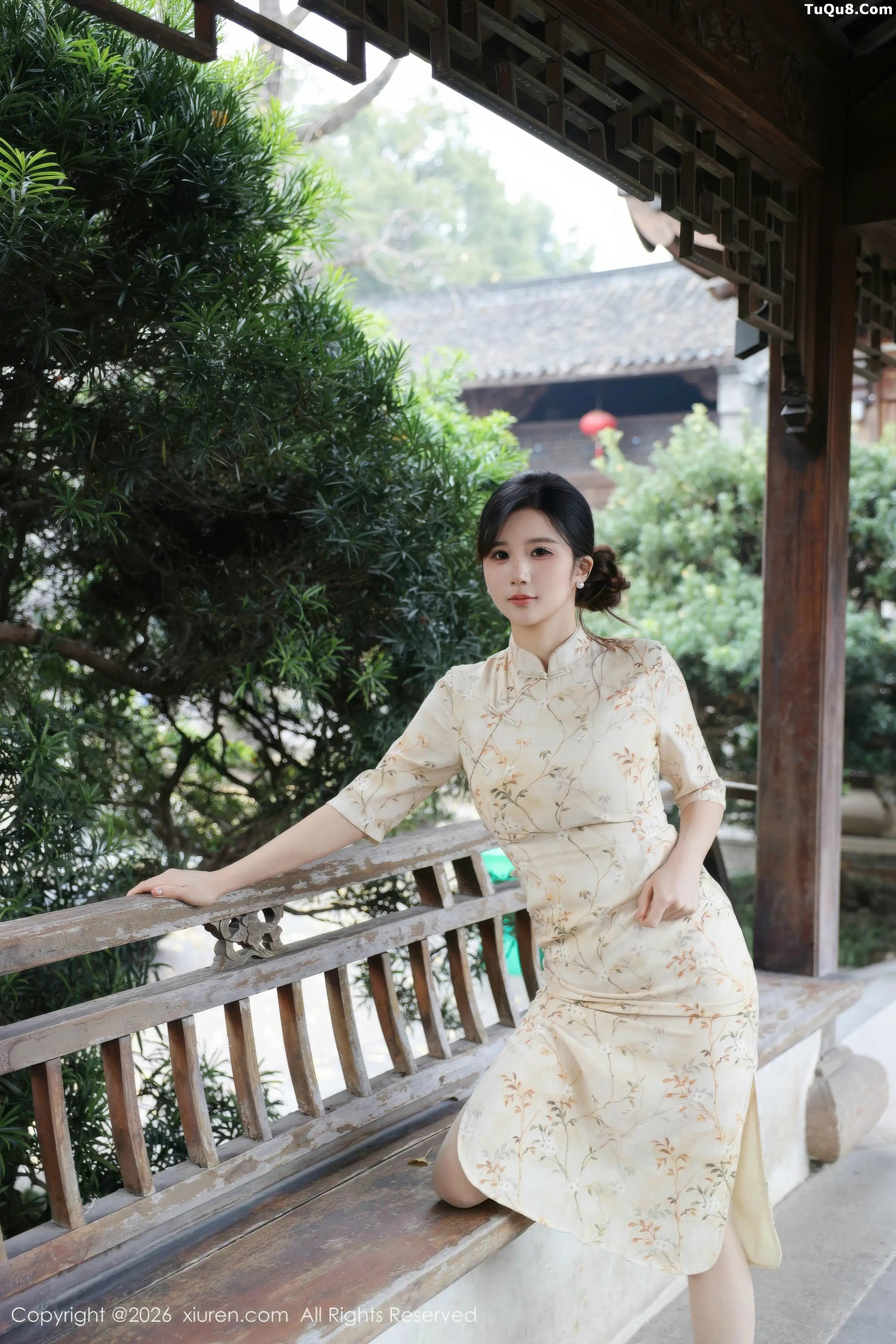   [XiuRen]高清写真图 2026.01.09 No.11214 小肉肉咪 黄色蕾丝内衣第19张图片