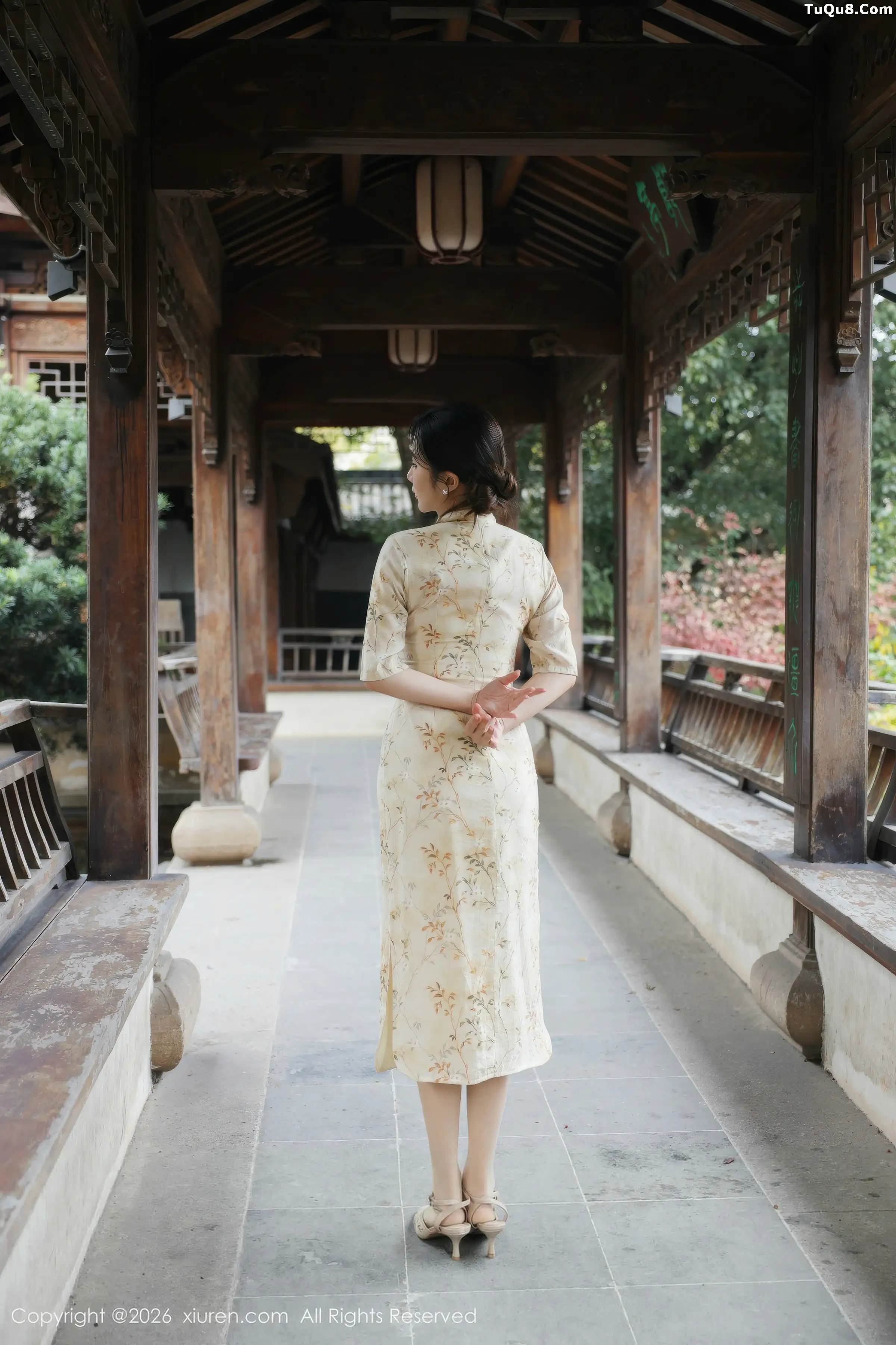   [XiuRen]高清写真图 2026.01.09 No.11214 小肉肉咪 黄色蕾丝内衣第22张图片