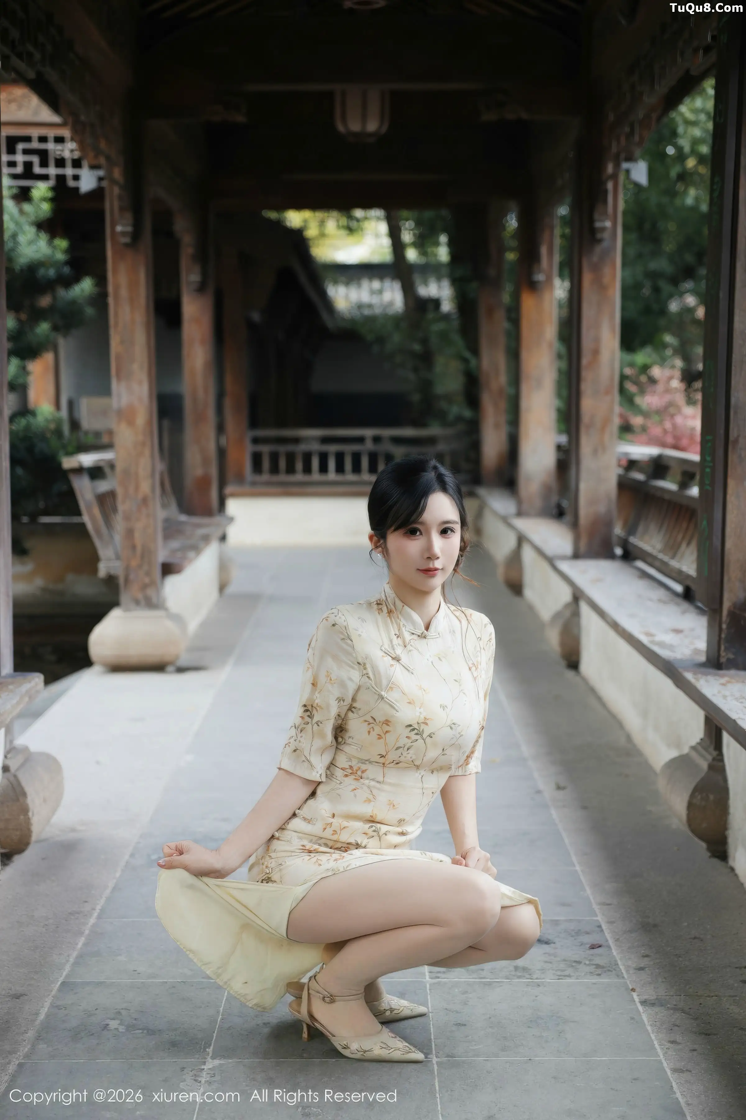   [XiuRen]高清写真图 2026.01.09 No.11214 小肉肉咪 黄色蕾丝内衣第23张图片