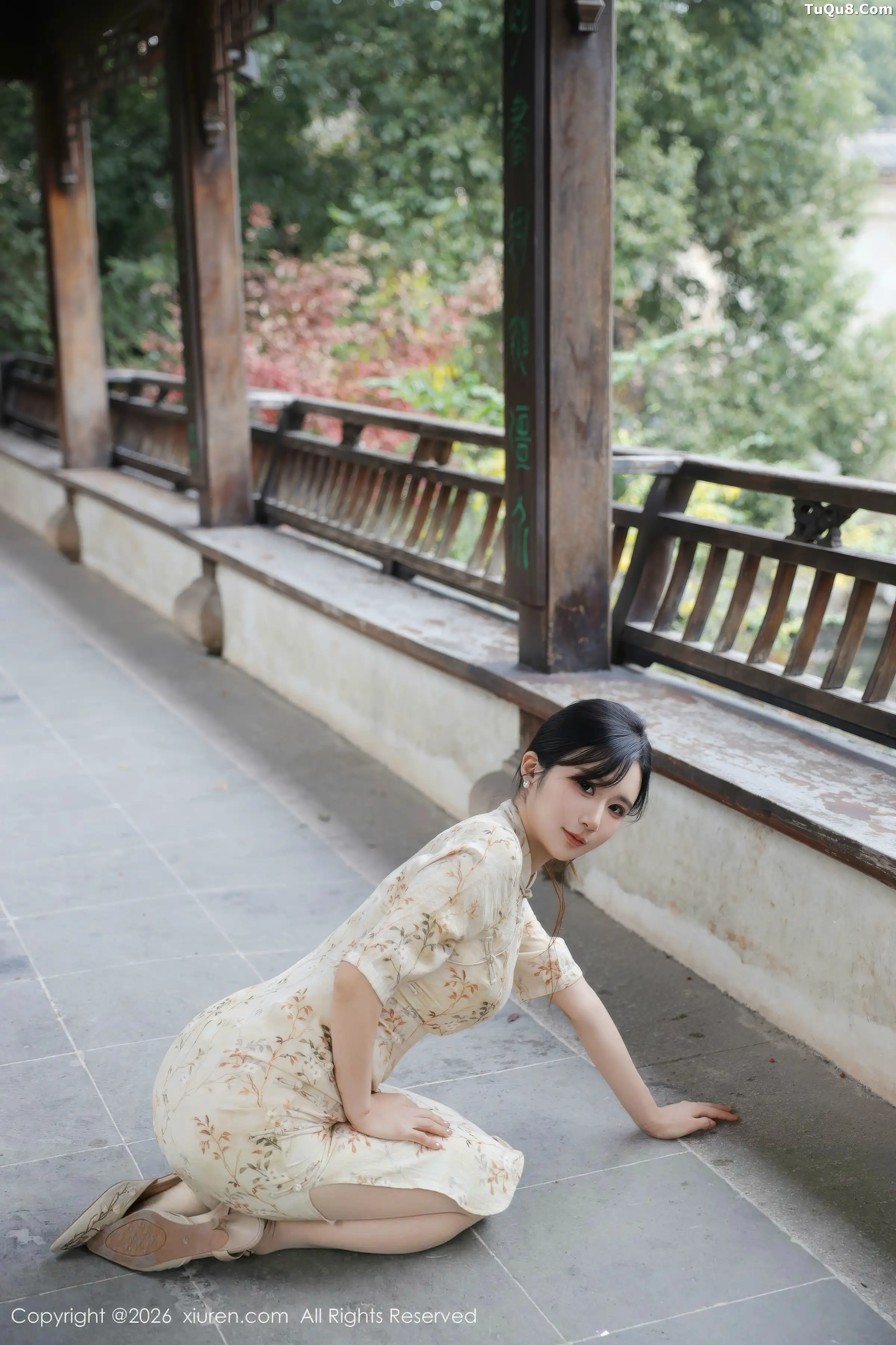   [XiuRen]高清写真图 2026.01.09 No.11214 小肉肉咪 黄色蕾丝内衣第25张图片