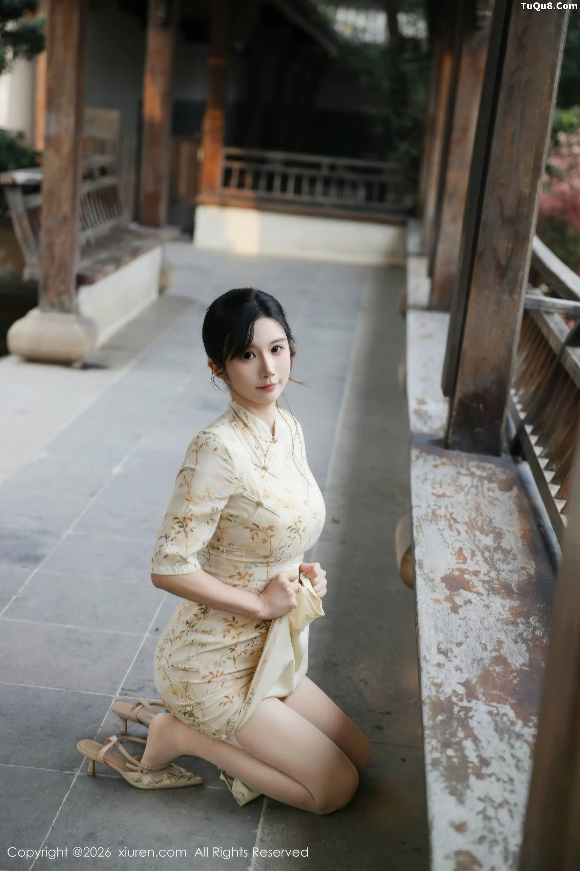   [XiuRen]高清写真图 2026.01.09 No.11214 小肉肉咪 黄色蕾丝内衣第27张图片