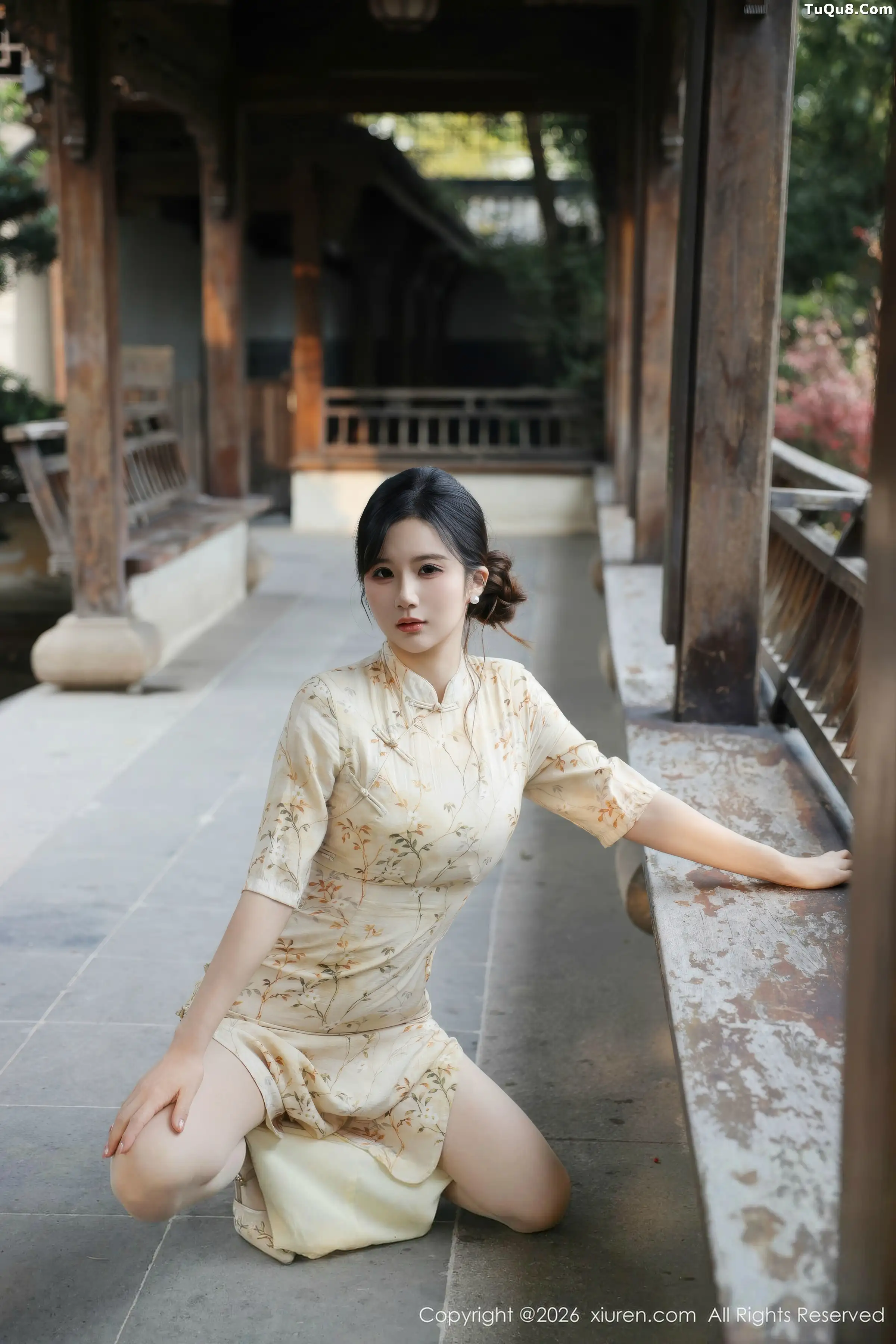   [XiuRen]高清写真图 2026.01.09 No.11214 小肉肉咪 黄色蕾丝内衣第28张图片