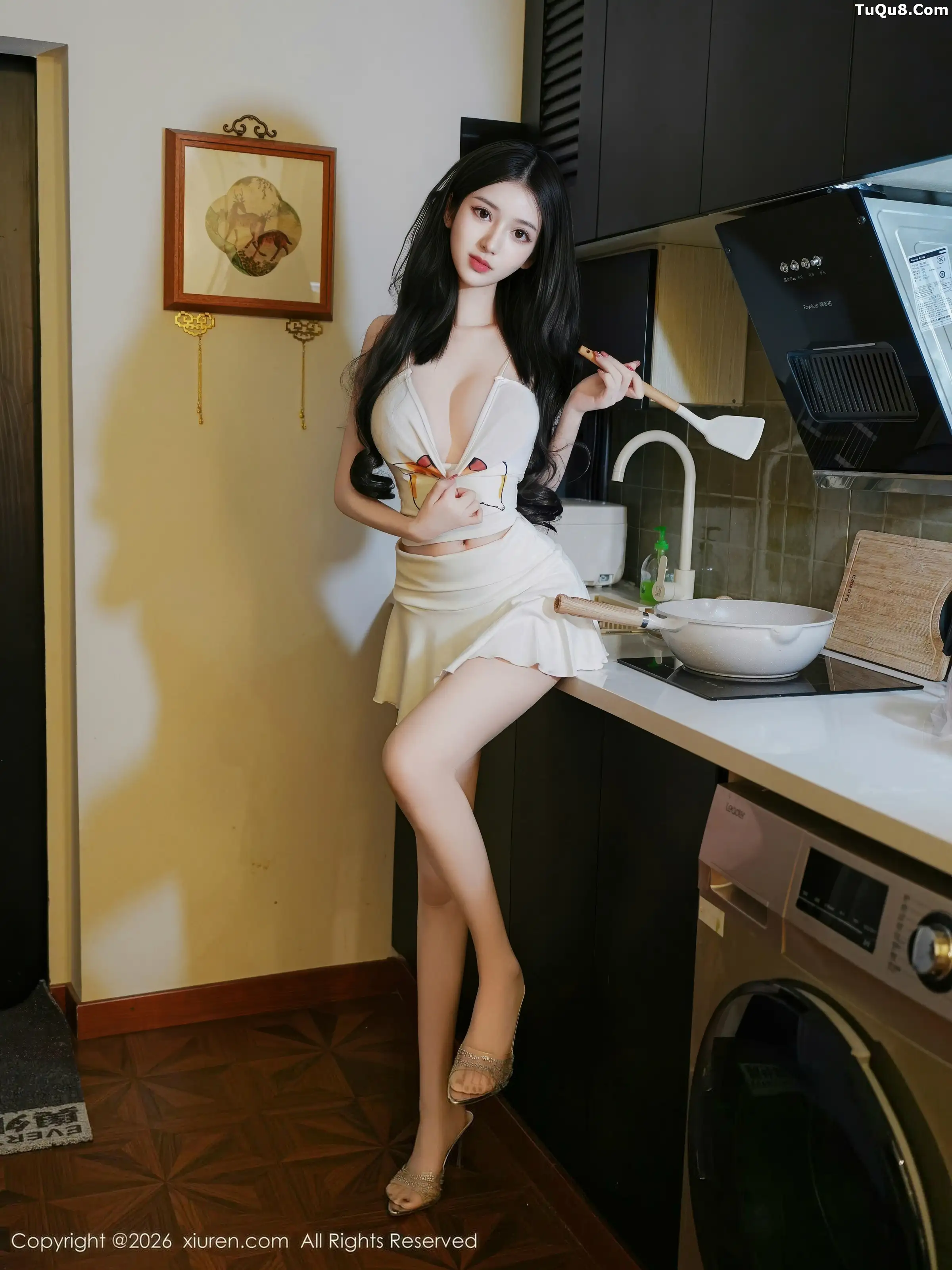   [XiuRen]高清写真图 2026.01.09 No.11211 白小蝶 完美曲线第21张图片