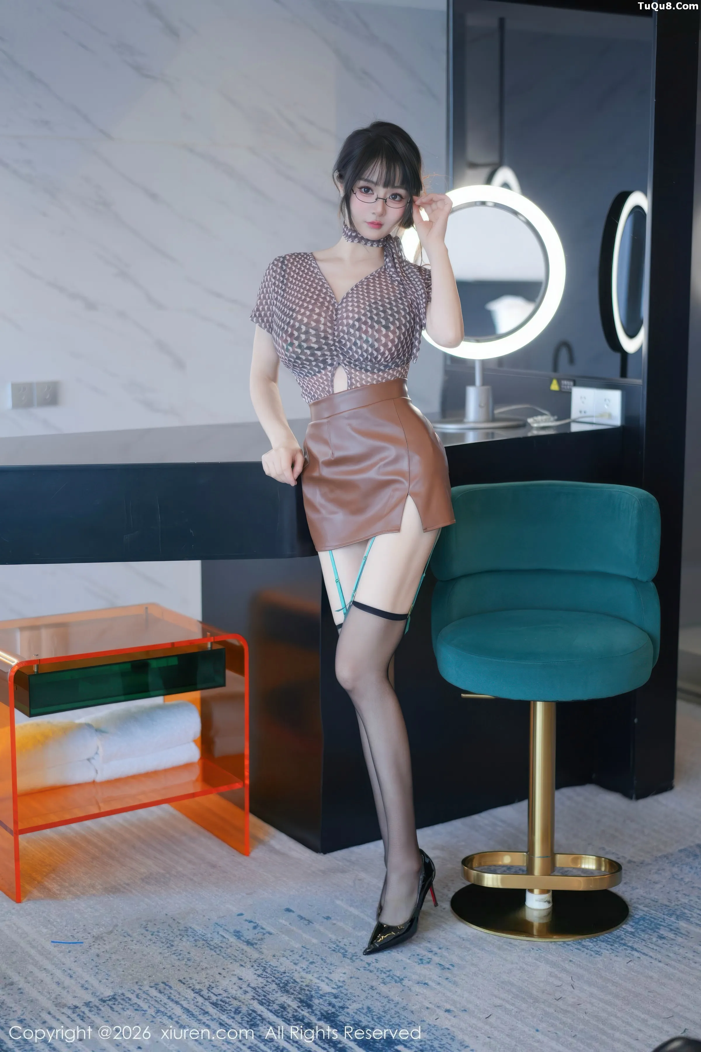   [XiuRen]高清写真图 2026.01.23 No.11268 沈南汐RuRu 棕色短裙第1张图片