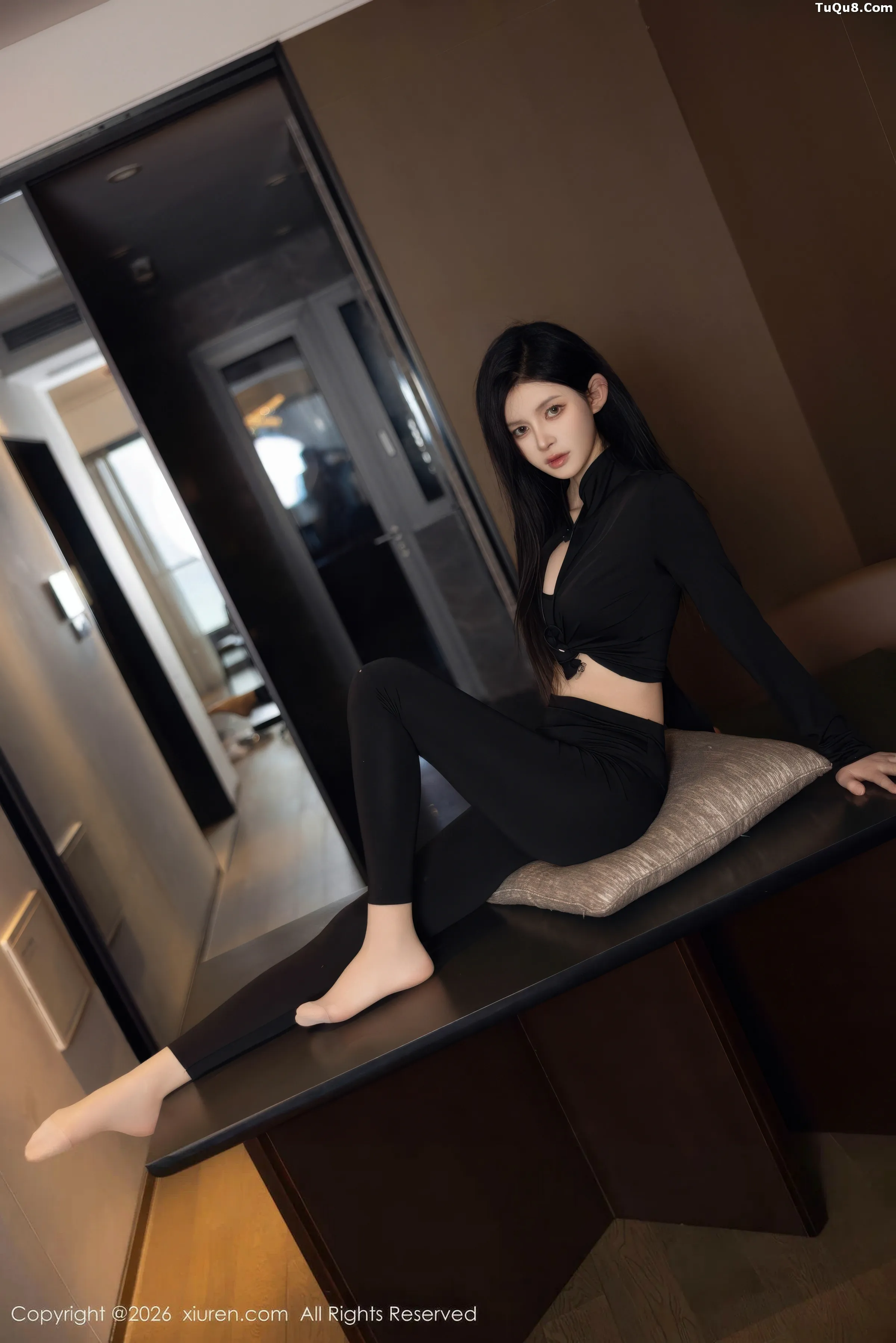   [XiuRen]高清写真图 2026.01.28 No.11283 沈如斯 黑色情趣服饰第3张图片