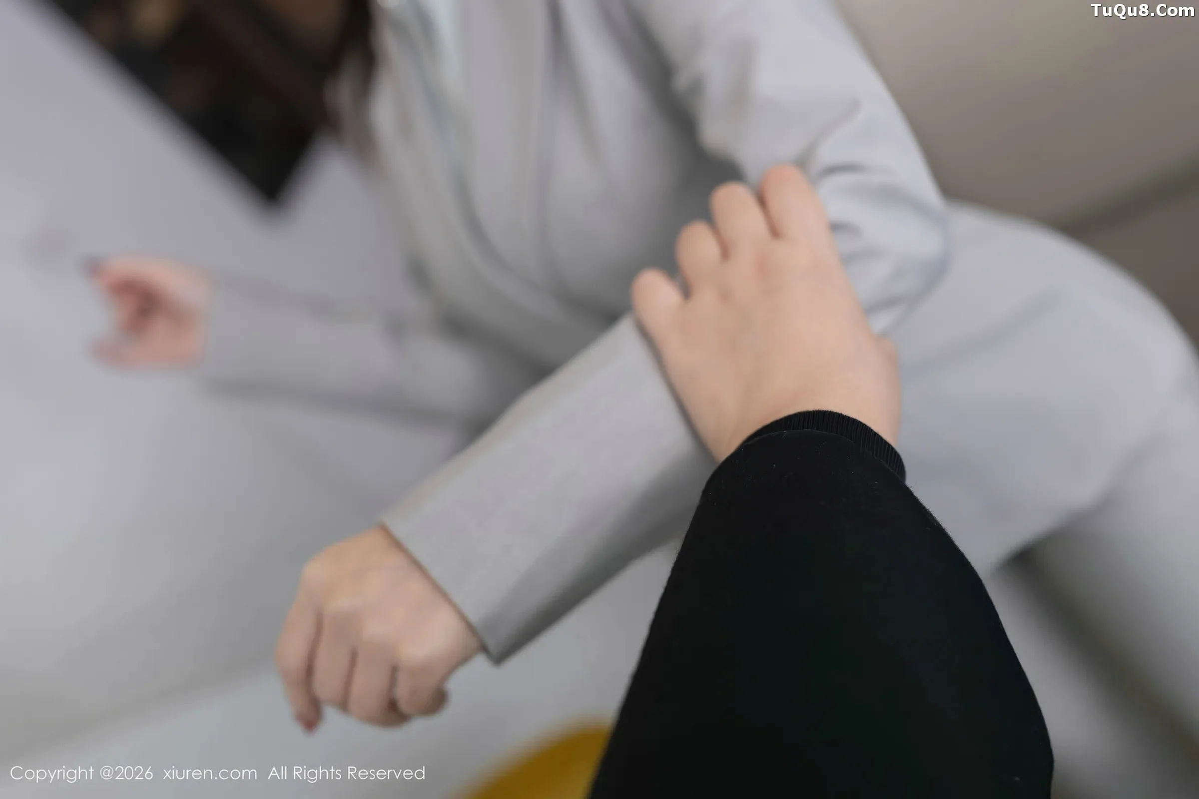   [XiuRen]高清写真图 2026.01.28 No.11285 杏子Yada 性感OL服饰第9张图片