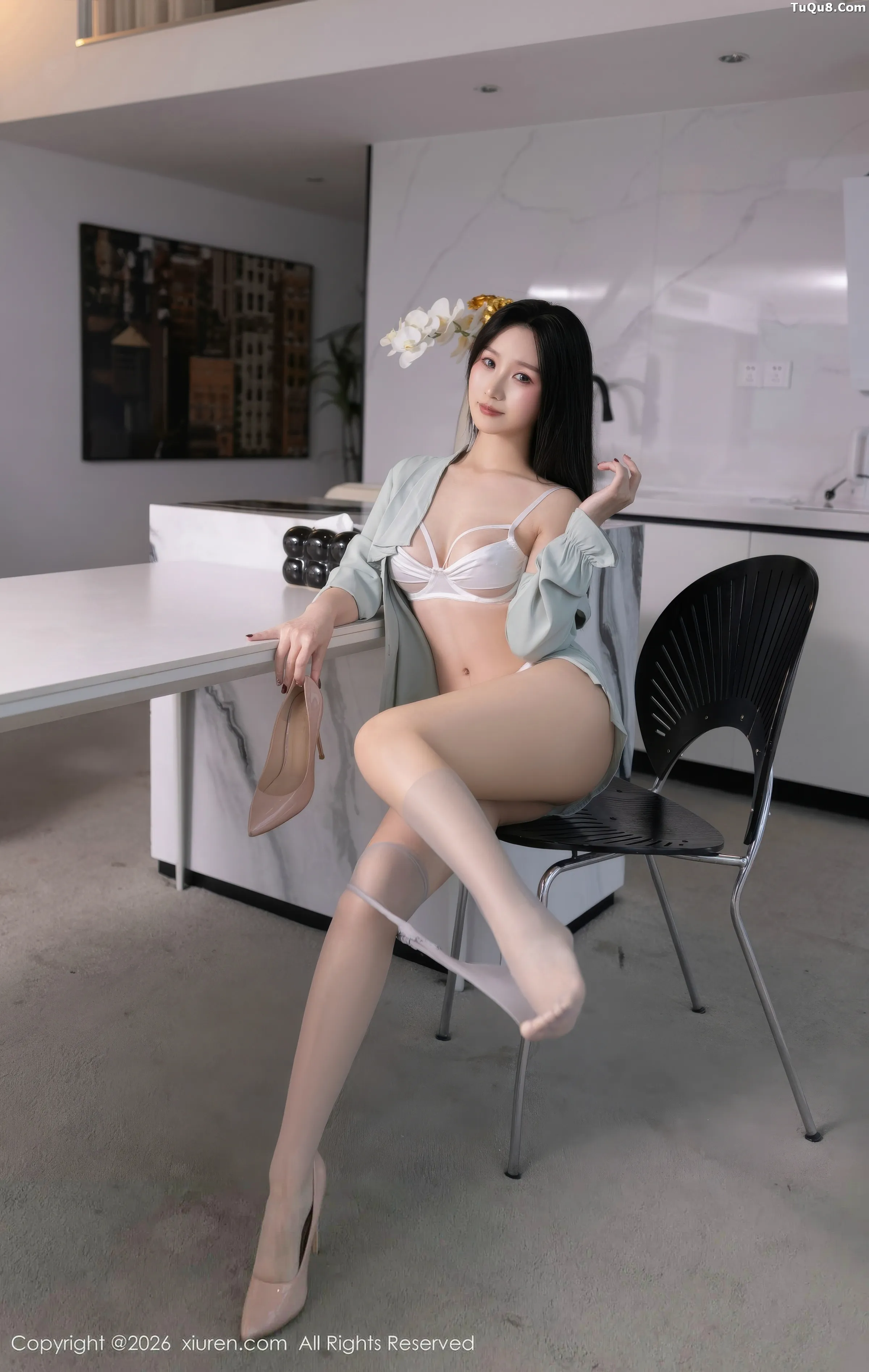   [XiuRen]高清写真图 2026.01.28 No.11285 杏子Yada 性感OL服饰第49张图片