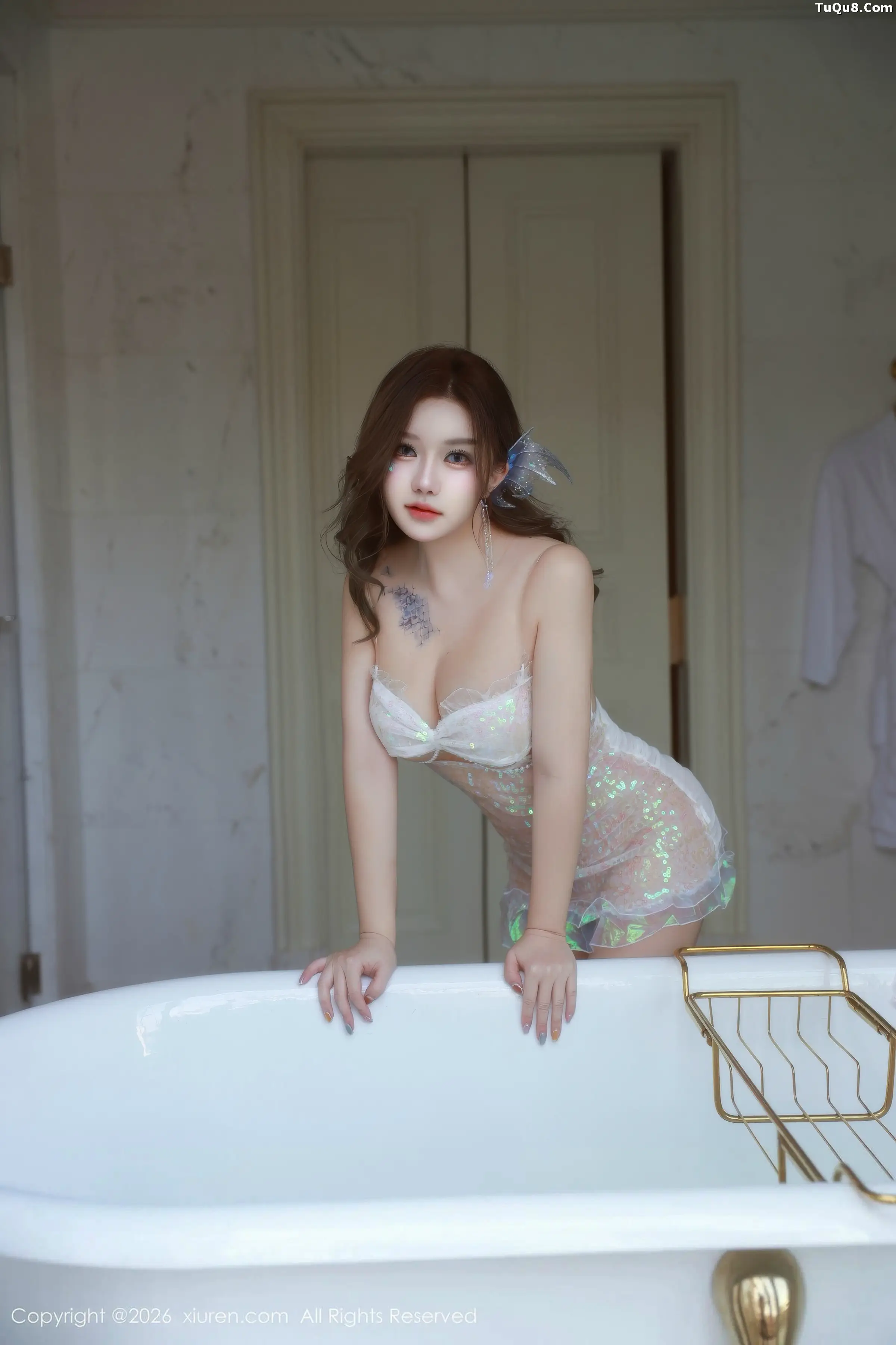   [XiuRen]高清写真图 2026.01.30 No.11298 小薯条nienie 性感情趣服饰第35张图片