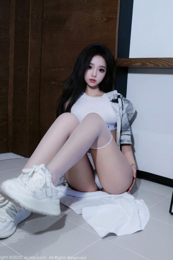   [XiuRen秀人] No.11011 虞姬无悔 室内私房白色内衣美腿性感写真 [73P]第23张图片