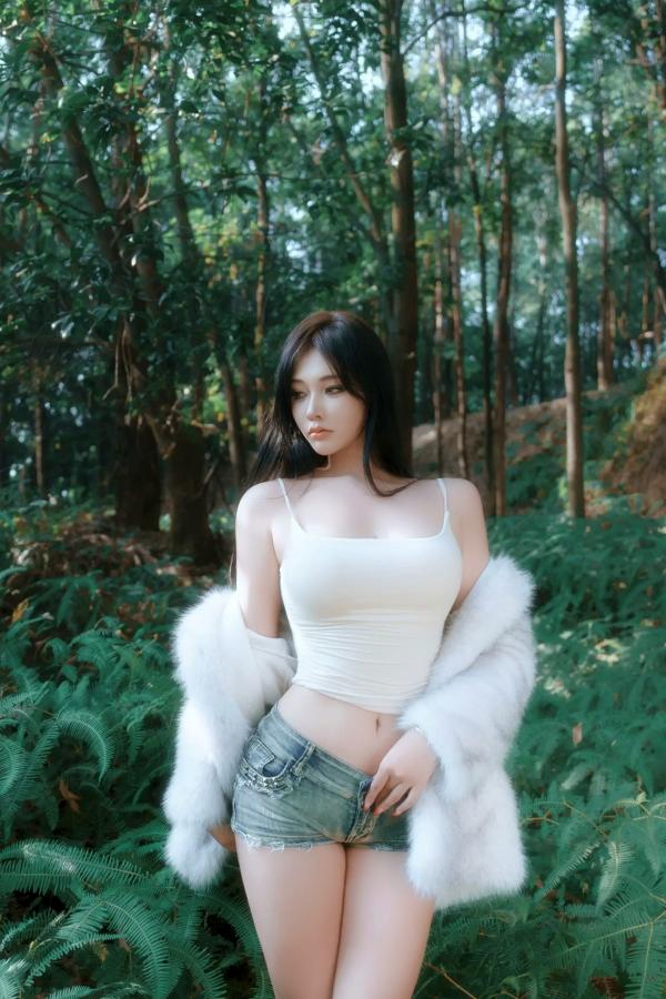   娜比 - 火辣性感冷艳女神毛绒外套热裤时尚写真 [181P]第3张图片