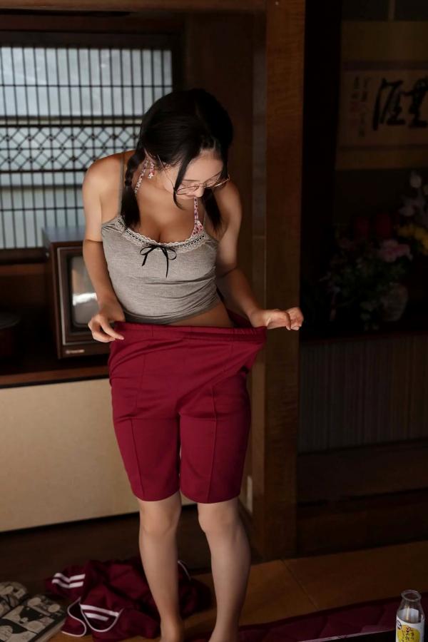   白濱美兎《うさぎおいし》性感比基尼与清纯户外写真 [43P]第20张图片