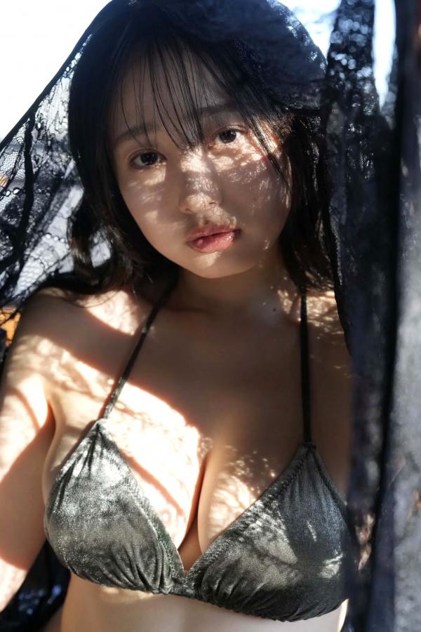   白濱美兎《うさぎおいし》性感比基尼与清纯户外写真 [43P]第32张图片