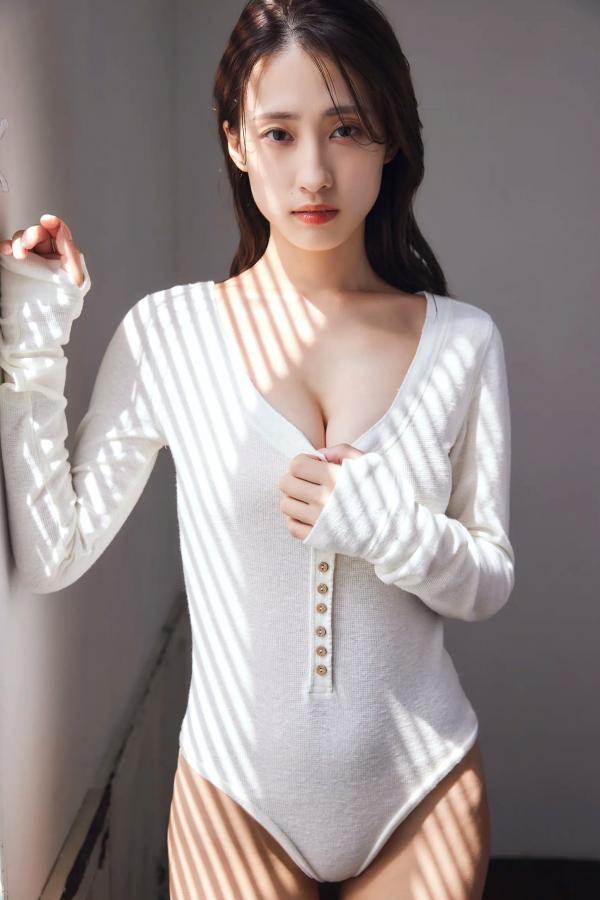   澄田綾乃《麗しのお姉様》性感比基尼内衣写真 魅惑御姐风情 [46P]第36张图片