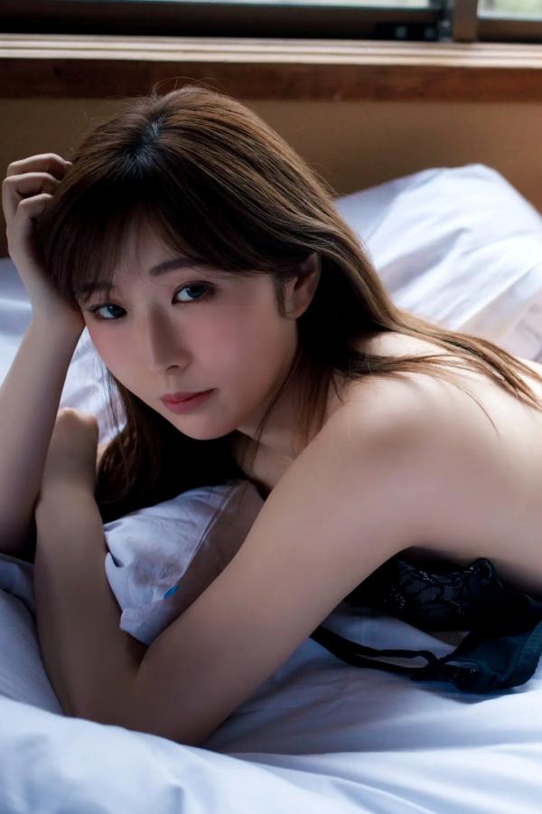   花雨 - 雨の音花の賑わい 雨中街头车内性感眼镜美少女写真 [54P]第21张图片
