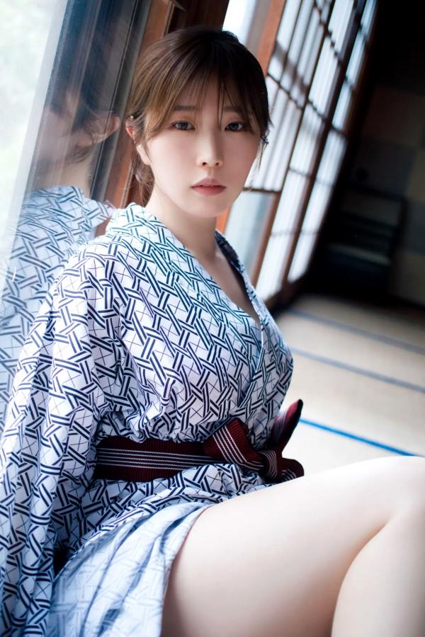   花雨 - 雨の音花の賑わい 雨中街头车内性感眼镜美少女写真 [54P]第30张图片