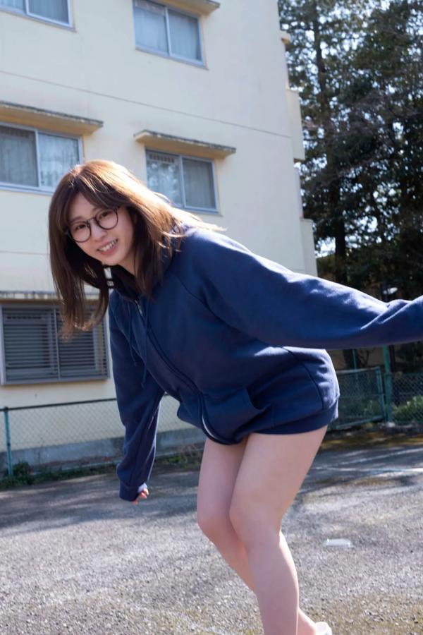   《花雨 - 真昼の出来事》日本女神清新户外性感内衣写真 [80P]第5张图片