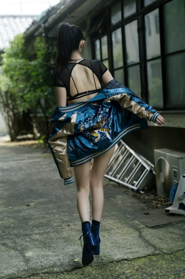   桥本萌花 SideA冷艳性感内衣私房写真：波涛胸涌极品尤物 [49P]第5张图片