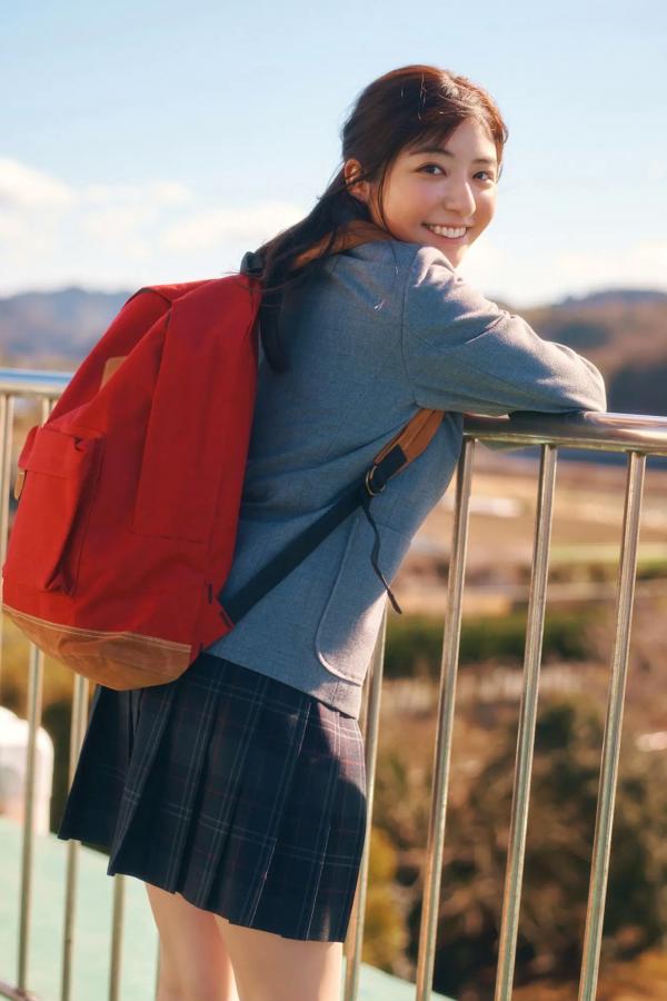   麻倉瑞季 - 制服グラビア～卒業の季節～ 校园教室毕业季纯欲白嫩比基尼写真 [36P]第1张图片
