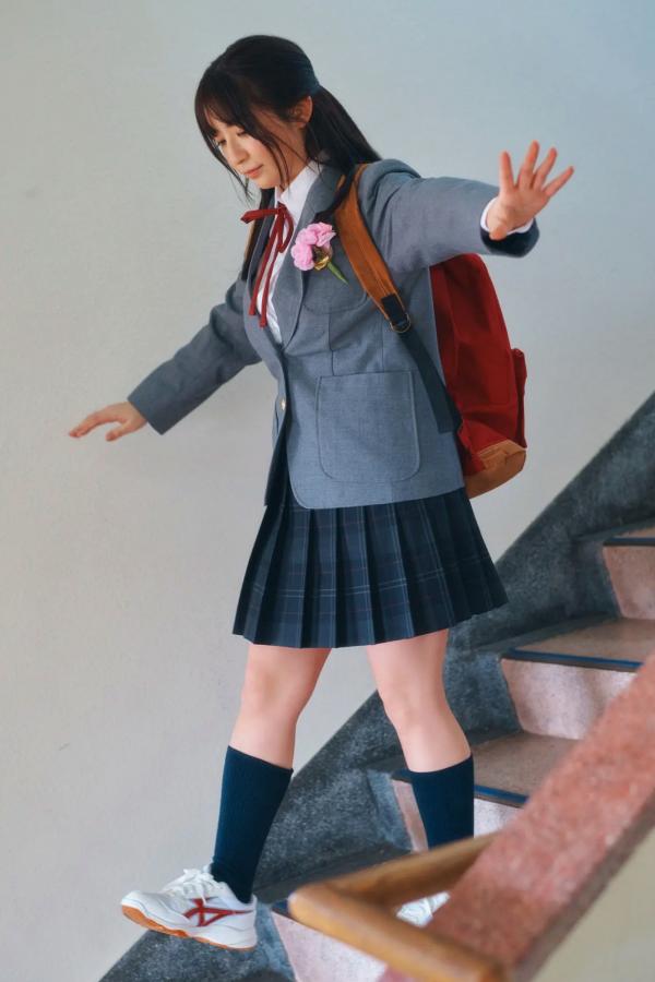   麻倉瑞季 - 制服グラビア～卒業の季節～ 校园教室毕业季纯欲白嫩比基尼写真 [36P]第26张图片