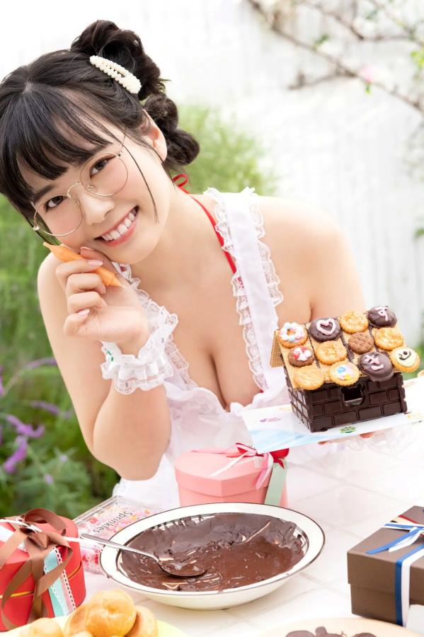   東雲うみ - うみがギフト。[35P] 日本性感女神比基尼女仆造型私房写真第11张图片