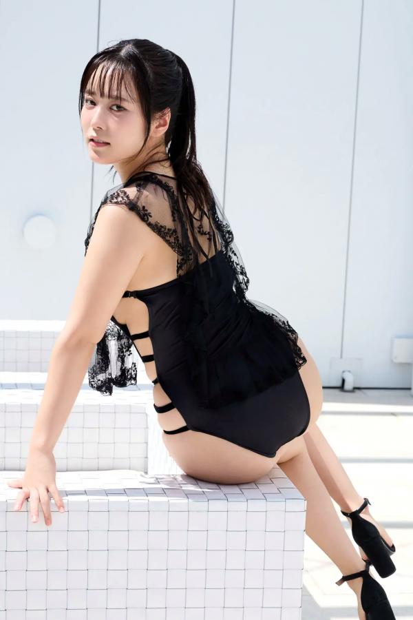   东云云《いつでもいっしょ！》日本性感女神家居内衣与泳池私房写真第32张图片