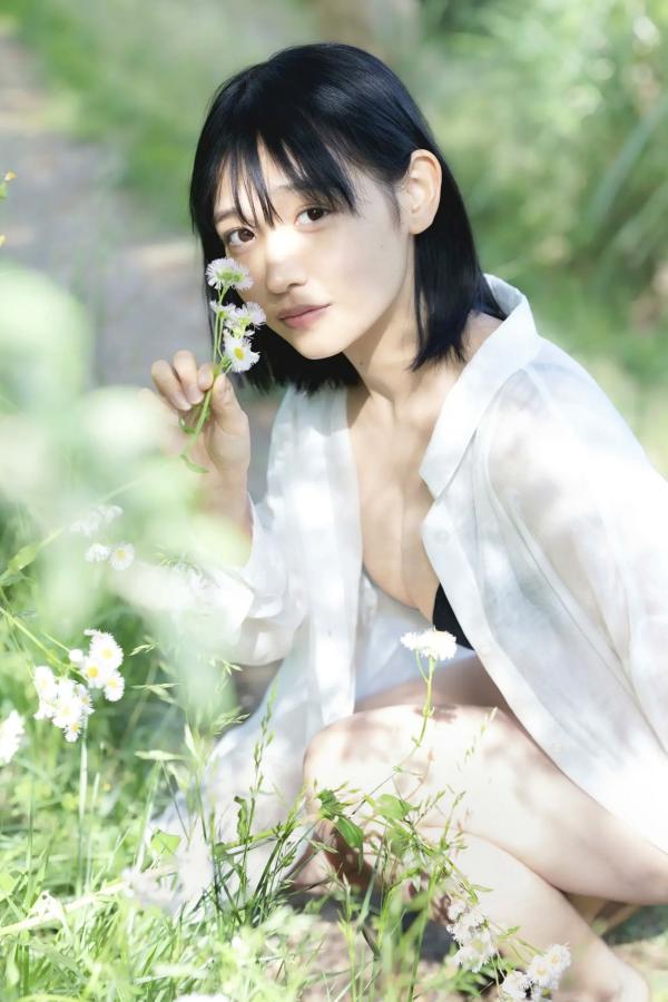  紀内乃秋 - 所属0日デビュー 阳光海边清纯比基尼与治愈连衣裙写真 [69P]第41张图片
