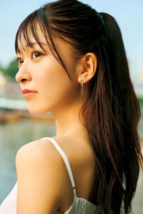   鈴原希実《届け》写真集 - 日本治愈系女神户外旅拍与优雅私房画报 [126P]第75张图片