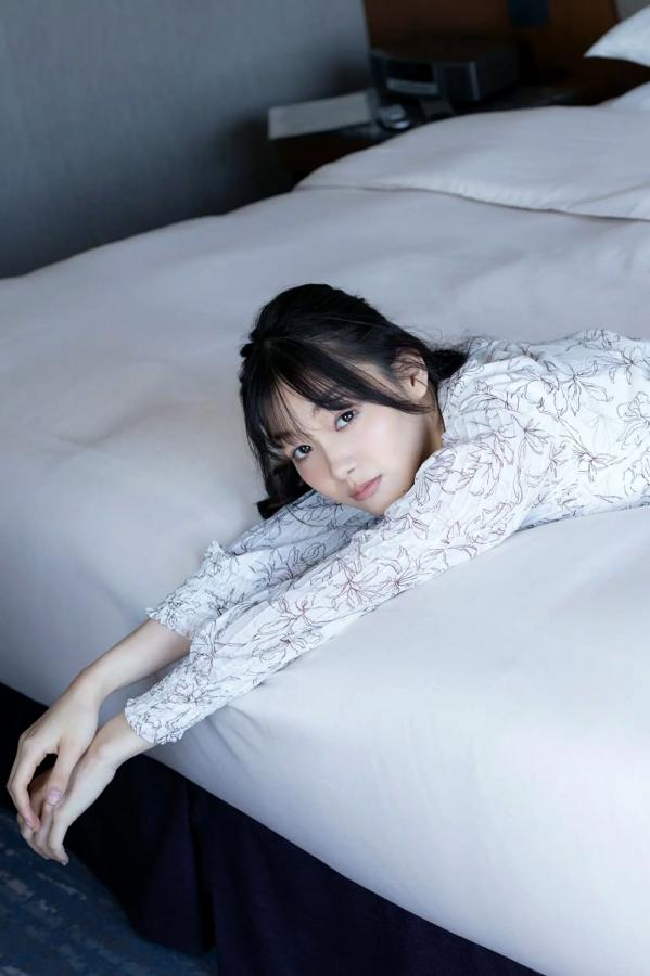   吉澤遥奈 - Pureness 阳光街拍与性感比基尼私房写真 [89P]第6张图片