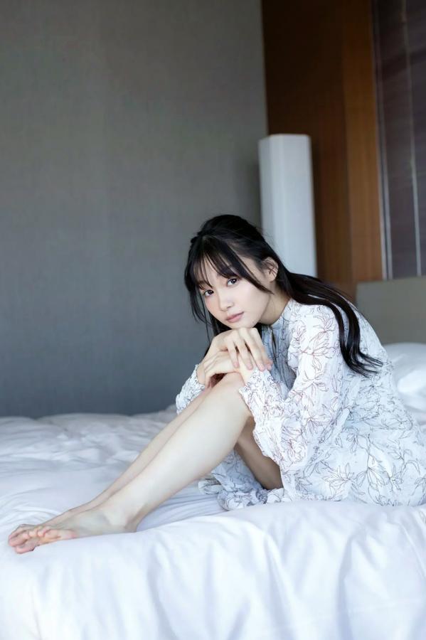   吉澤遥奈 - Pureness 阳光街拍与性感比基尼私房写真 [89P]第8张图片