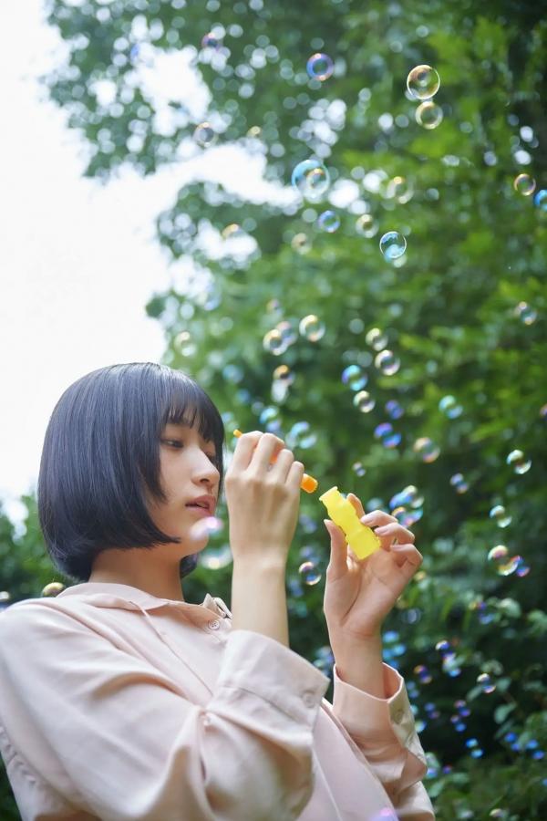   水野瞳 - 瞬間、恋に落ちる [81P] 日本清纯美少女家居比基尼性感写真第11张图片