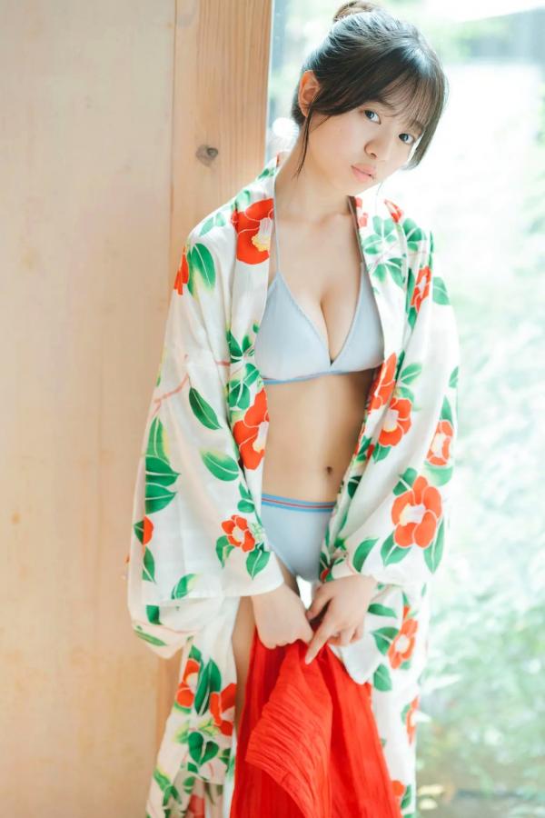   加藤綾乃 - なつやすみ！和服与浅色比基尼清新夏日写真 [54P]第13张图片