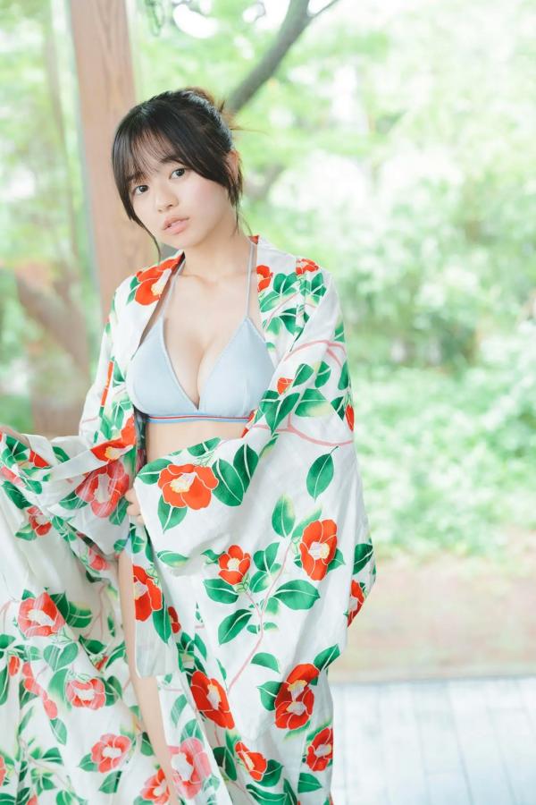   加藤綾乃 - なつやすみ！和服与浅色比基尼清新夏日写真 [54P]第15张图片
