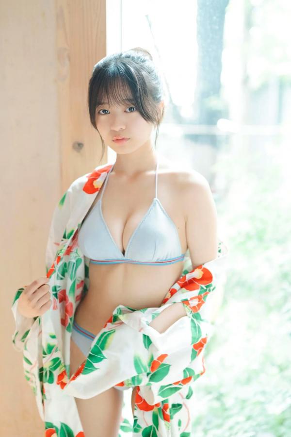   加藤綾乃 - なつやすみ！和服与浅色比基尼清新夏日写真 [54P]第17张图片