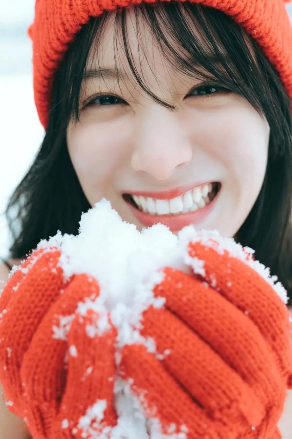   葉月くれあ - ヤンマガアザーっす！雪景比基尼清纯性感写真 [54P]第7张图片