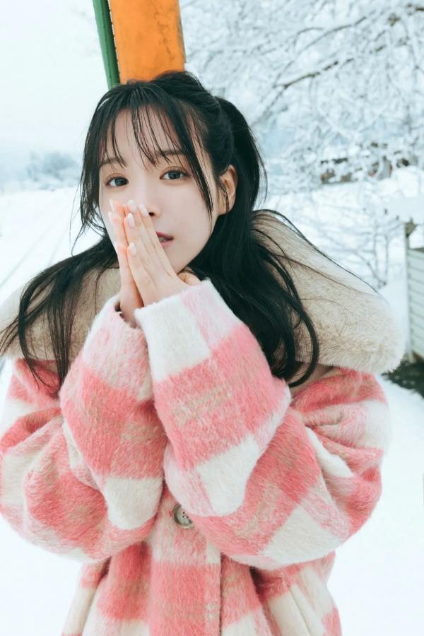   葉月くれあ - ヤンマガアザーっす！雪景比基尼清纯性感写真 [54P]第11张图片