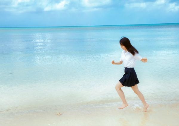    賀喜遥香 - まっさら [117P] 纯白比基尼海滩度假与都市清新街拍写真第13张图片