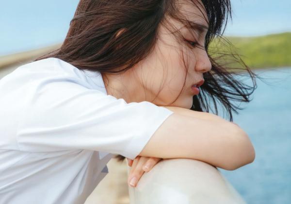    賀喜遥香 - まっさら [117P] 纯白比基尼海滩度假与都市清新街拍写真第21张图片