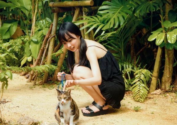    賀喜遥香 - まっさら [117P] 纯白比基尼海滩度假与都市清新街拍写真第24张图片