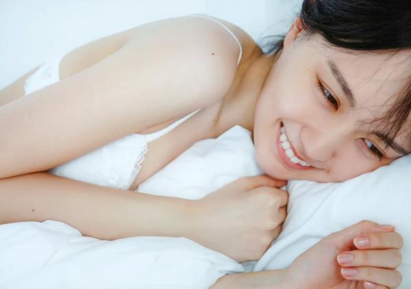    賀喜遥香 - まっさら [117P] 纯白比基尼海滩度假与都市清新街拍写真第56张图片