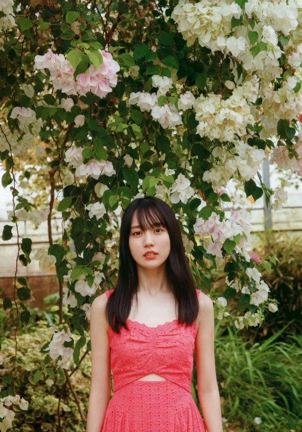    賀喜遥香 - まっさら [117P] 纯白比基尼海滩度假与都市清新街拍写真第58张图片