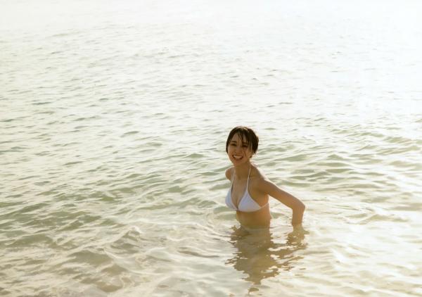    賀喜遥香 - まっさら [117P] 纯白比基尼海滩度假与都市清新街拍写真第69张图片